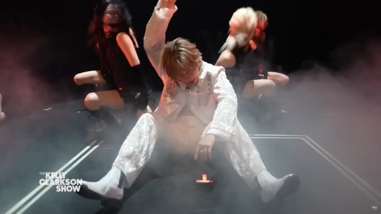  태민의 켈리 클락슨 쇼 무대