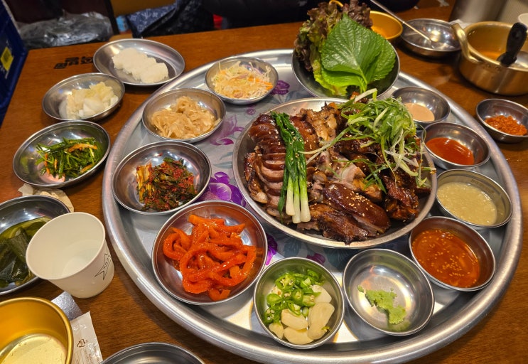  [내돈내산] 동백 푸짐하고 구성이 알찬 완미족발 용인동백점 방문 후기 (내부, 메뉴, 음식, 반찬, 맛 등)