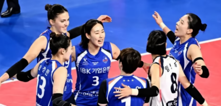  대행 체제 '미쳤다!' IBK기업은행, 페퍼저축은행 풀세트 접전 끝 2연승 폭발! (오늘 여자 배구 후기)
