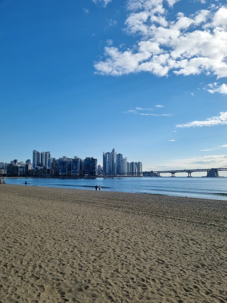  부산 출장과 광안리 해변, 민락수변로 산책길