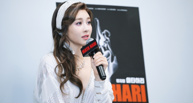 <b>옥주현</b>, <b>검찰 송치</b>로 드러난 <b>미등록 기획사</b>의 현실
