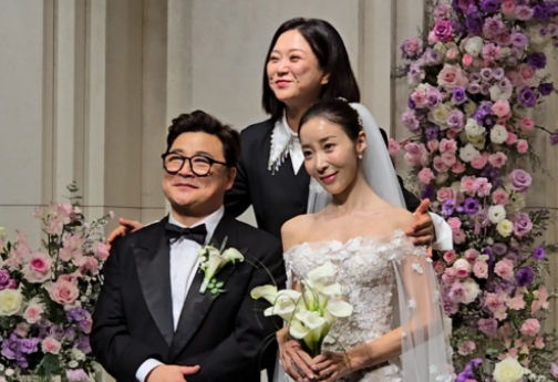   윤정수, 12살 연하 원진서와 드디어 결혼! '가상 부부' 김숙 "그만 엮어주세요" 너스레에 웃음 폭발!