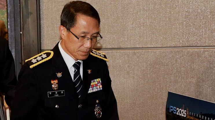 1년] <b>경찰청장</b> 대행 "위헌·위법 계엄에 경찰 동원"..<b>대국민 사과</b>