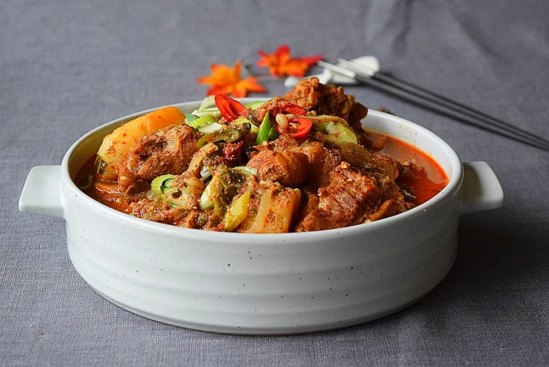 돼지등뼈 감자탕끓이는법 레시피 백종원 우거지 감자탕 돼지등뼈탕 뼈다귀 해장국 만들기