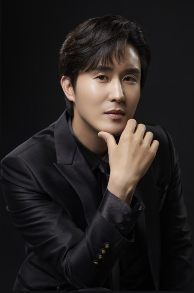 “아줌마들 엑소 맞네” 180cm 트로트 왕자 신유, 알고 보니 엄청난 집안이었다