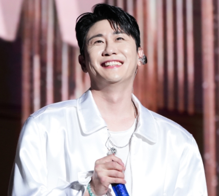   영탁 팬덤 '산탁클로스', 겨울 앞두고 선한 영향력 발휘! 난방 취약계층에 연탄 3000장 기부