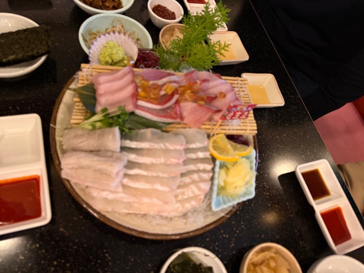  [서울:논현]산호초 | 통영의 신선 해산물 솜씨 빛나는 논현 맛집