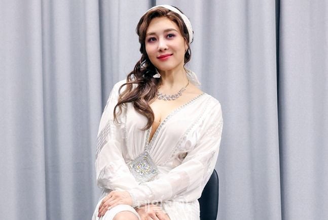 <b>옥주현</b> 결국 <b>검찰 송치</b>, <b>미등록 기획사</b> 운영 혐의