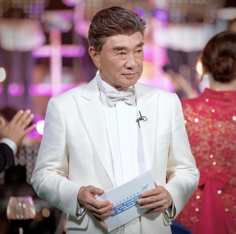 ‘도시어부’가 다가 아니다… 청와대 간 아들·배우 딸까지, 이덕화 집안 수준이 이 정도였....
