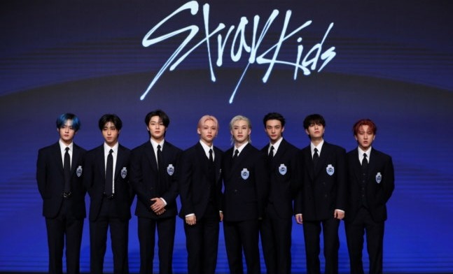 <b>스트레이 키즈</b>, 결국 ‘<b>빌보드</b> 200’ <b>8연속</b> 1위…K-POP 새... 