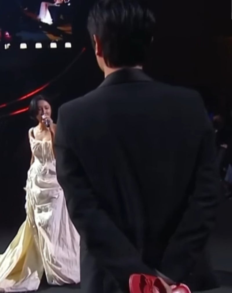 청룡영화상 화사 노래 하루 10번 무한 반복중 박정민 눈빛이 다 했다