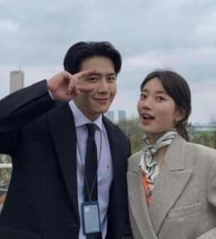  ️ 수지·김선호, 베트남 하노이서 러닝 투샷 포착! 디즈니+ '현혹' 촬영 비하인드