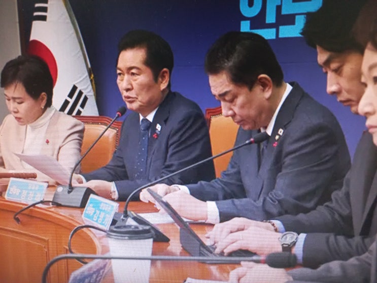 “정청래 대표 '1인1표제' ” 관련 <b>최고위원</b>들 <b>사퇴</b> 비대위... 