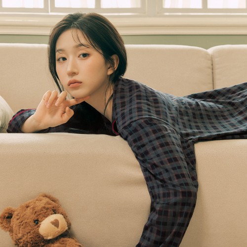  또 오해원님이야? 클래식한 잠옷 요즘 집 데이트의 완성 커플잠옷