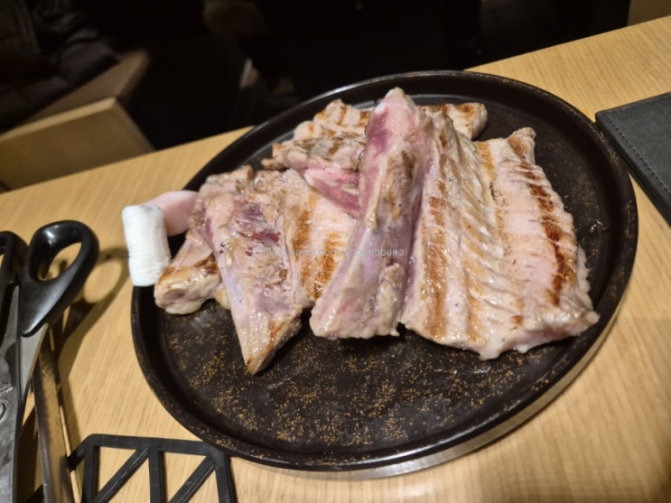 도정육관 강남역 돼지고기 삼겹살 목살 양념갈비 구워주는 고깃집 점심정식 저녁 회식