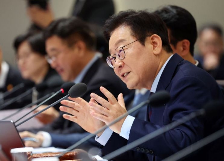 쿠데타 등 국가범죄, <b>나치전범</b> 처럼 <b>처벌</b>”…비상계엄 1년 메시지