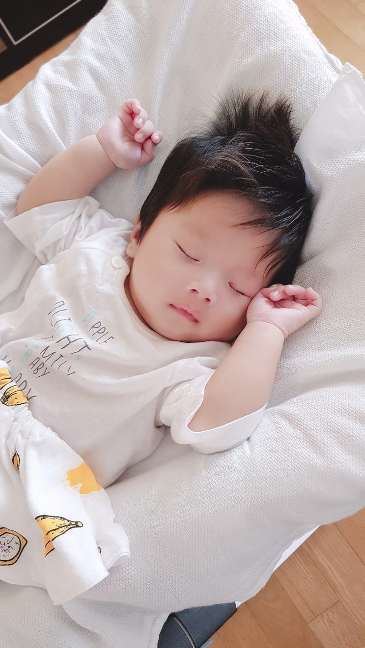 로블록스에 푹 빠진 초등학생 아들
