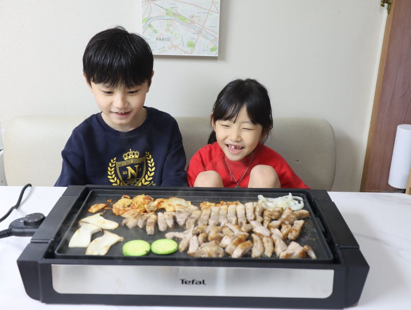 집에서 굽는 맛이 달라지는 테팔 와이드 플랜차 그릴 사용 후기