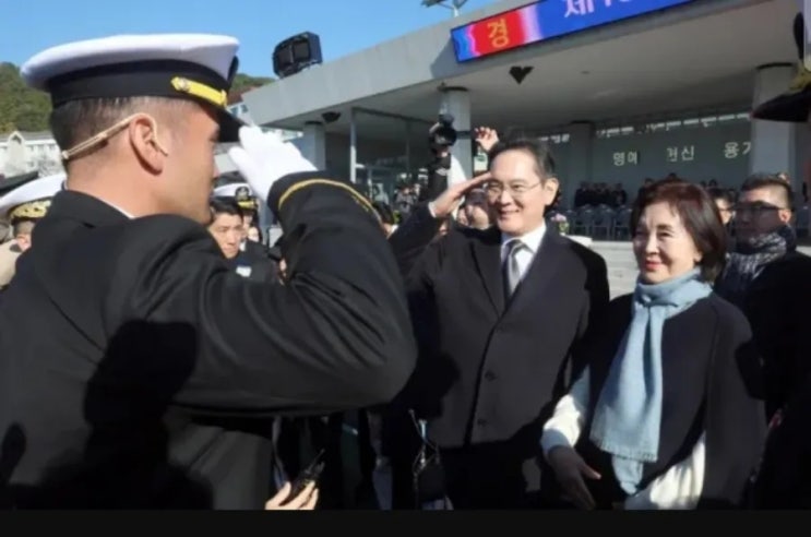 이재용 삼성전자 회장11월 28일  경남 창원시 진해구 해군사관학교에....
