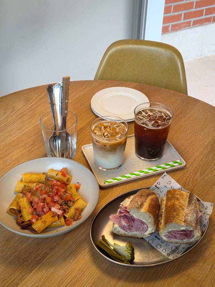  판교 백현동 브런치 맛집 카페 악토버 평일 웨이팅과 내돈내산 메뉴 솔직 후기