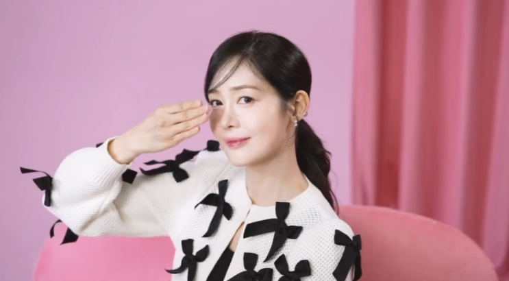  배우 성유리, 남편 석방 후 복귀했던 홈쇼핑 7개월 만에 하차