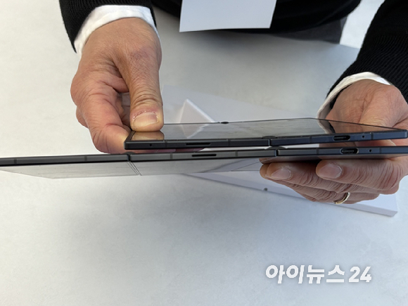  태블릿이 주머니에 쏙? 갤럭시 Z 트라이폴드 풀 스펙 공개: 10인치 화면, 5600mAh 배터리, 폴드7보다 27% 배터리 UP (가격 359만 원 리뷰)
