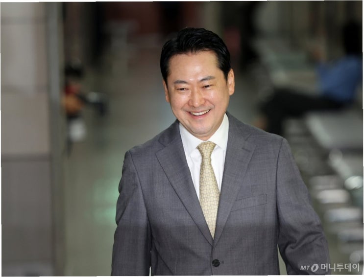 <b>장동혁</b>, '의회 폭거 맞서 <b>계엄</b>' <b>발언</b>…사과 없는 메시지에... 