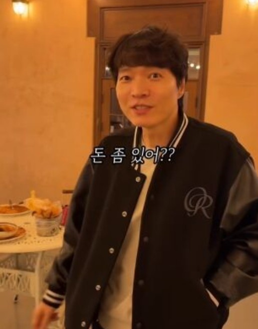 <b>신정환</b> 잠실 술집 <b>광고 모델</b>로 등장 근황 공개,불법도박논란이후..