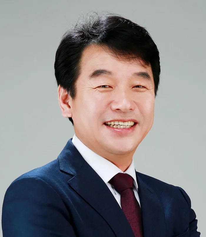 김남국과 문자 <b>인사청탁 논란</b>..... 가족관계, 병역, 경력, 논란 등)