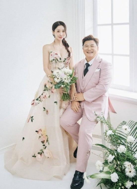 개그맨 윤정수, ‘결혼식 불참’ 박수홍과 불화설 직접 해명 “축의금 두둑이 받았다, 못 온 ....