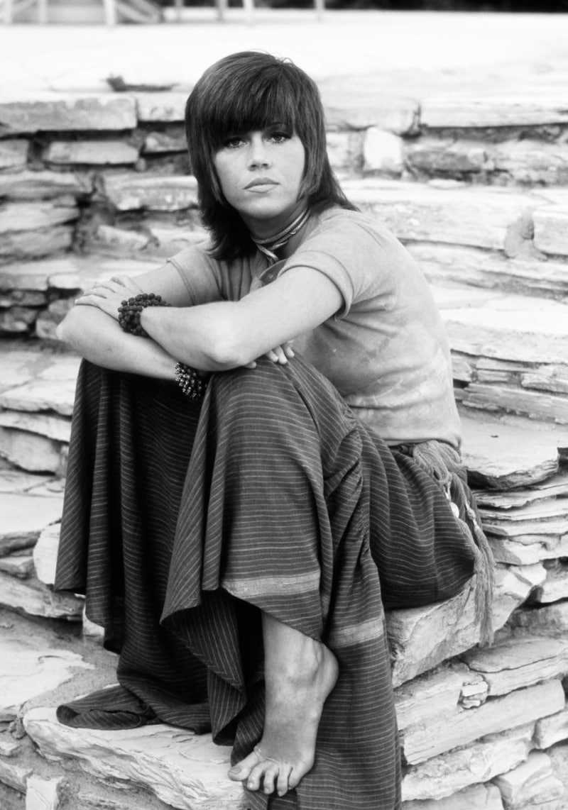 《 우아한 거짓말 》 , 김려령 장편 소설 원작을 바탕으로 만든 영화입니다. 청소년의 자살과 왕따 문제를 깊숙이 파고 든 내용입니다.  , 개봉 : 2014년 3월 13일 목요일, 장르 : 드라마 , 제작 : 한국 , 상영 시간 : 117 분 , 감독, : 이한 , 출연  , :김희애 ( 현숙역 ) , 고아성 ( 만지역 ) , 김유정 ( 화연역 ) , 김향기 ..., image size:800x1142