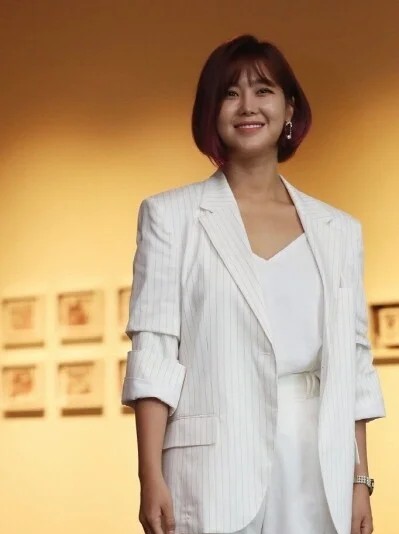 <b>솔비</b>, AI 협업 숏폼 <b>드라마</b> '전 남친은 톱스타' <b>작가 데뷔</b>