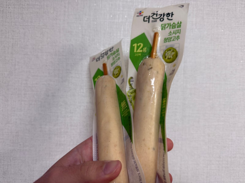 [광고]  “가벼운 한 끼, 매콤한 단백질” CJ 더건강한 닭가슴살 소시지 청양고추 먹어본 후기