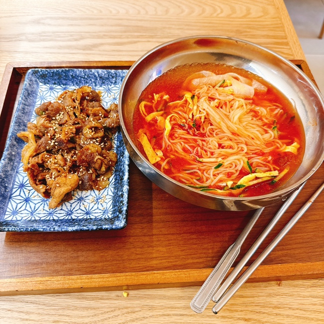 명품 밀면&돈까스 사진 1