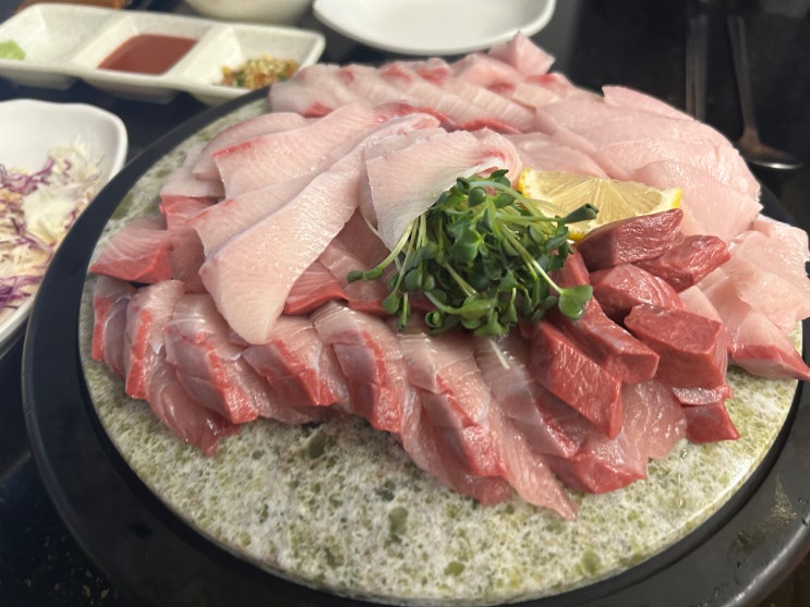  [제기동역] 신선한 대방어를 가득 맛볼 수 있는 횟집 맛집 추천 <전시회 제기본점>