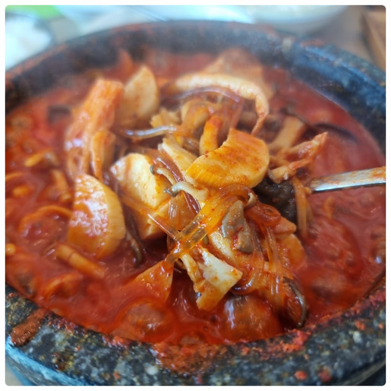 안성 골프존카운티W 맛집: 라운딩 전 필수 코스! 얼큰한 돌솥 버섯육개장 찐 후기 (점심/내돈....