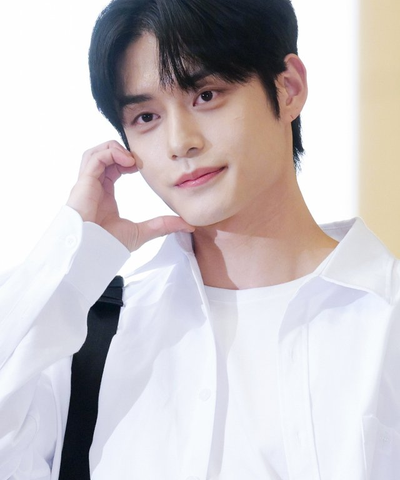 제로베이스원 <b>김지웅</b> JTBC 드라마 ‘<b>경도를 기다리며</b>’... 