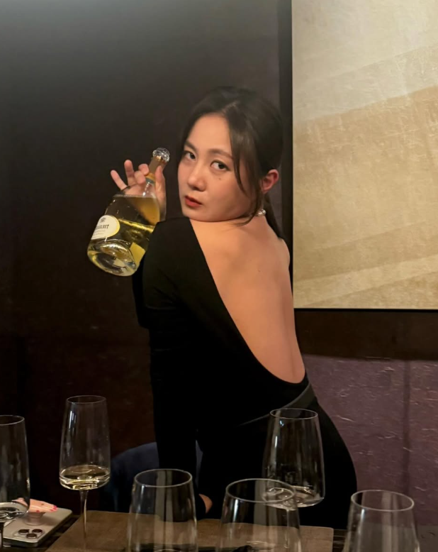 <b>박나래 갑질 의혹</b> 피소, 전 매니저들 1억원대 손배소…'직장 내... 