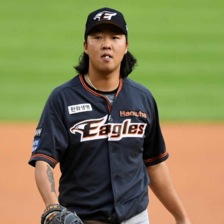 끝나가는 2026 프로야구 FA시장!! 다음은 김범수 차례인가?? 원소속팀 한화와 지방 구단의 2파전이라는데..그것은 아마도 삼성?? 동생인 현 김무신 전 김윤수와 한솥밥 가능??