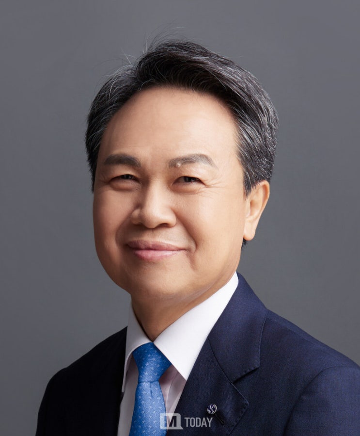  "깜짝 놀랄 이변 없었다" 신한금융지주 회추위, 진옥동 후보 차기 대표이사 회장 후보 추천