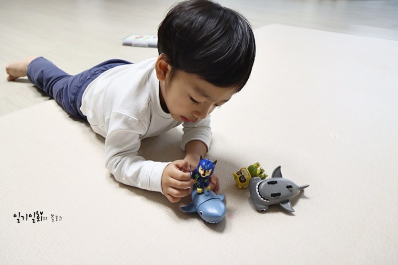4살 아들이 푹 빠진 크리스마스 선물 추천 퍼피구조대 아쿠아시리즈