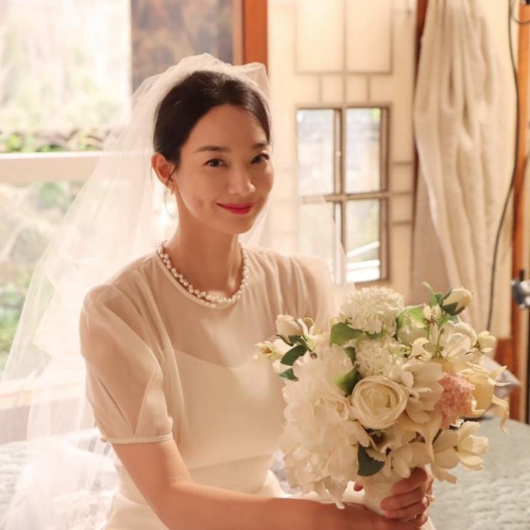 10년 사랑 결실 맺은 <b>신민아</b>·<b>김우빈</b> <b>결혼</b> 발표, 손편지, 청첩장