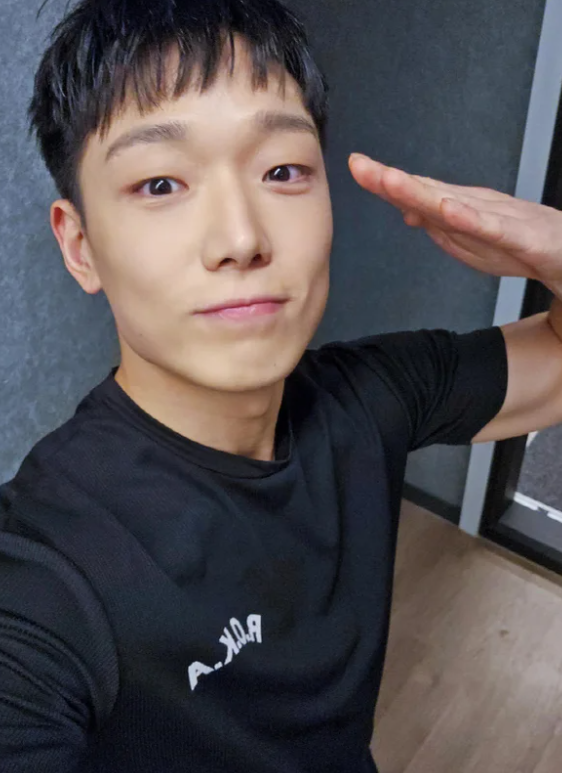 상근예비역으로 돌아온 아이콘 바비, 애아빠 래퍼의 군백기 엔딩 썰 푼다