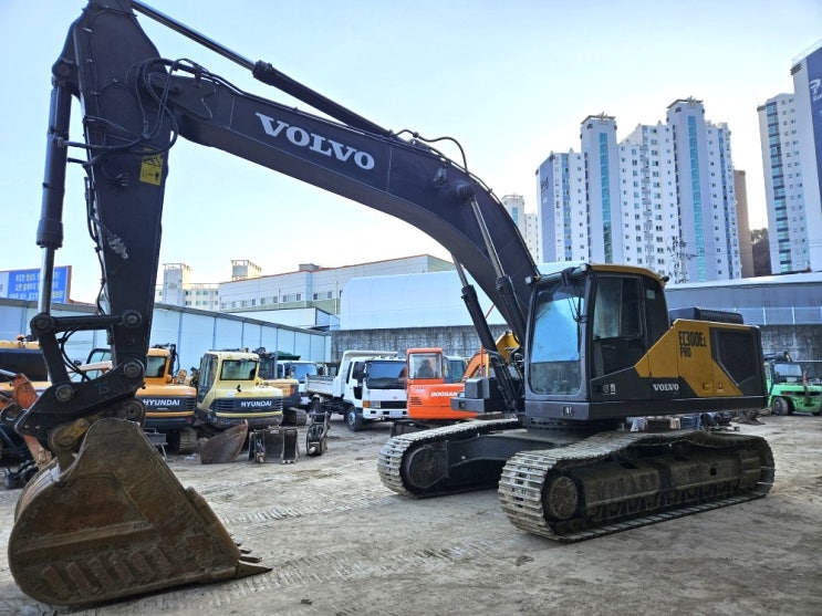  볼보 EC300EL Pro 2021년식 10 궤도형 중고굴삭기