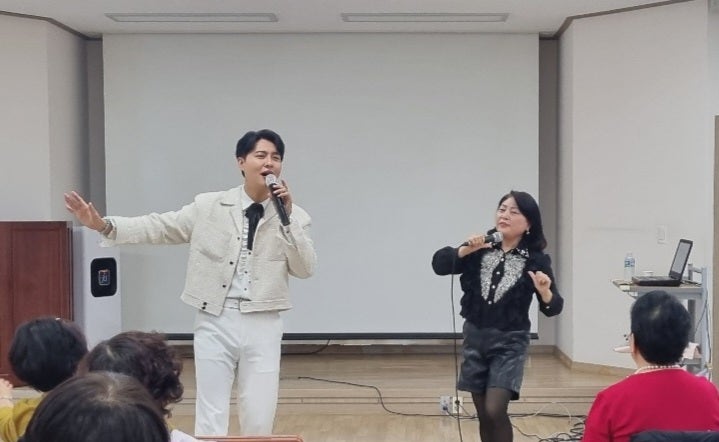 [김지훈가수] 미스터 트롯3 현역부 참가 올하트 포항노래교실 초청 유강다목적복지회관 성미....