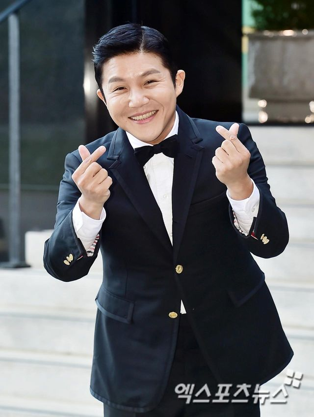  '조직폭력배 친분' 조세호, 불법 자금 세탁 의혹…"지인 맞지만, 연루 NO" 법적 대응 [종합]
