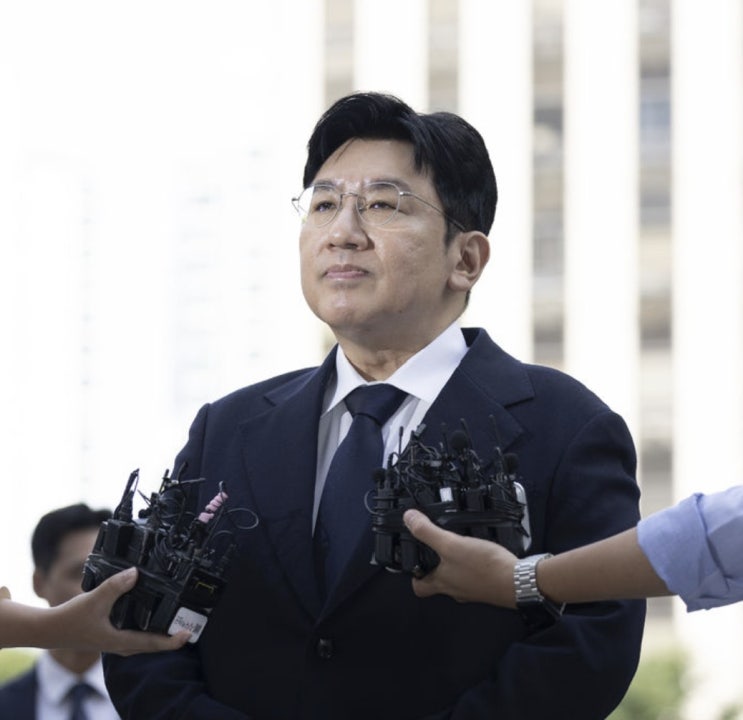  하이브(HYBE) 방시혁 의장, 1568억 원 주식 동결 … 사법 리스크의 그림자 - 법원, 검찰의 추징보전 청구 인용 - 기획 펀드 의혹의 쟁점과 진실 공방