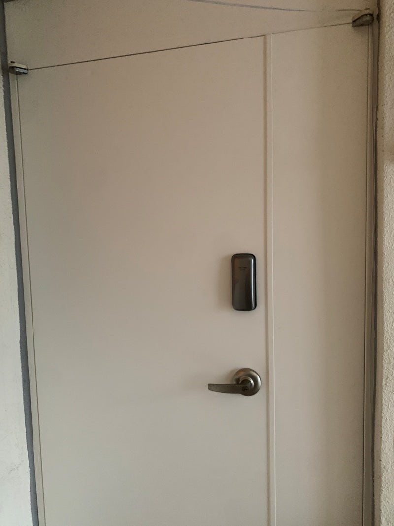 현관문시트지 시공 문틀 필름 수원 영통구 아파트