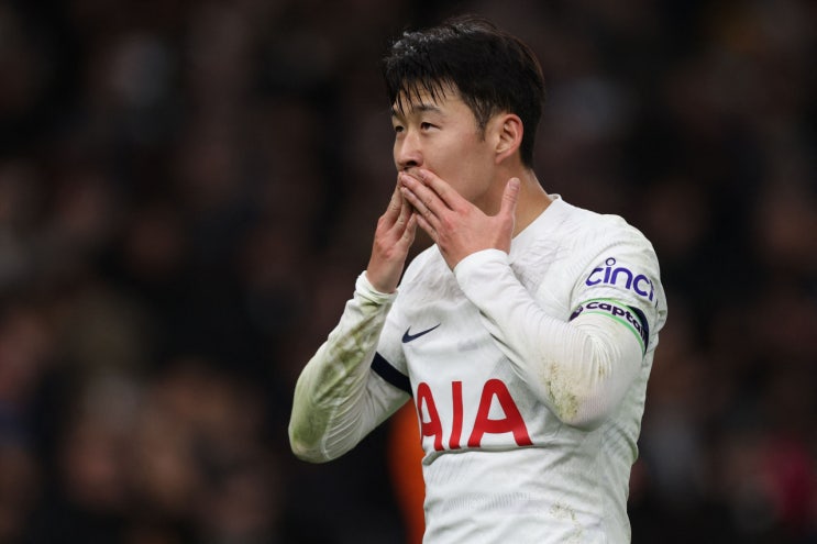<b>손흥민</b>, 7개월 만에 <b>토트넘 복귀</b>… 팬들 “왕의 귀환”이라며... 