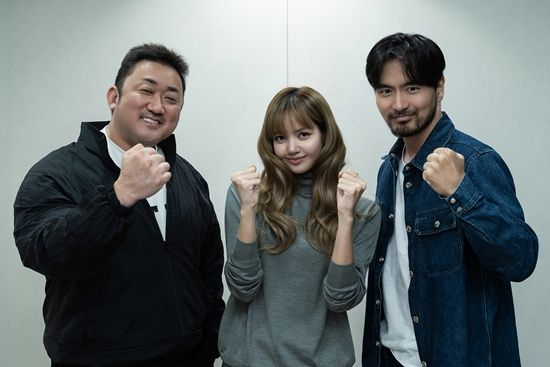 블랙핑크 리사, 마동석과 영화 데뷔…'타이고' 액션 호흡